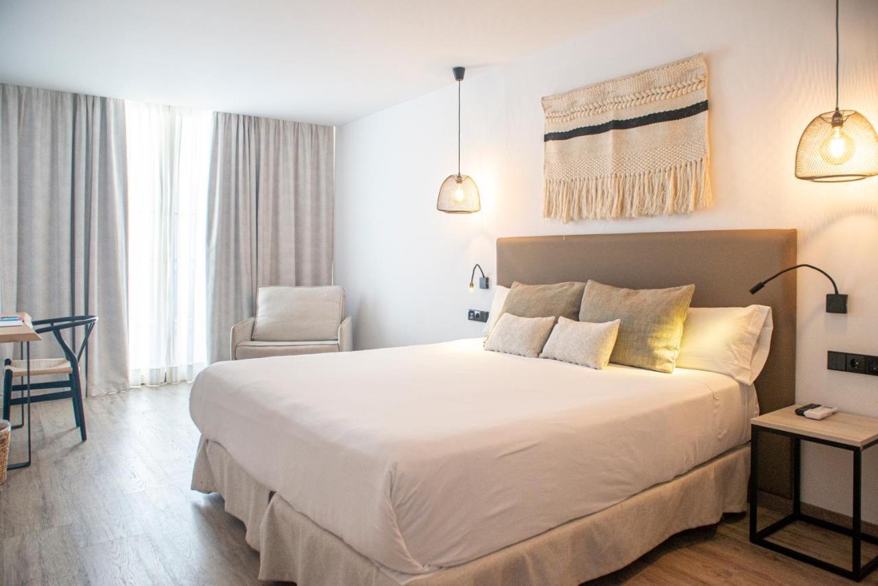 Hotel Sa Clau By Mambo Sant Antoni de Portmany Esterno foto