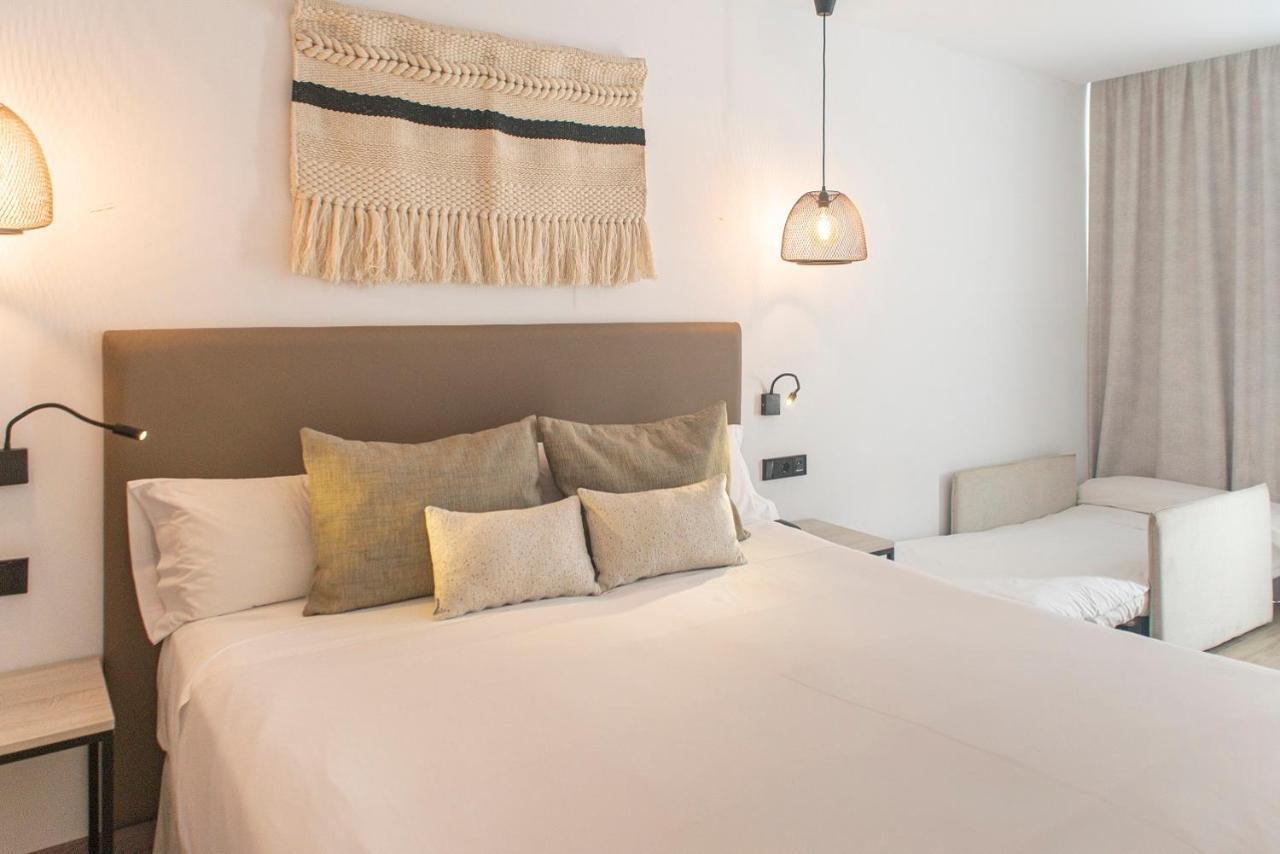 Hotel Sa Clau By Mambo Sant Antoni de Portmany Esterno foto