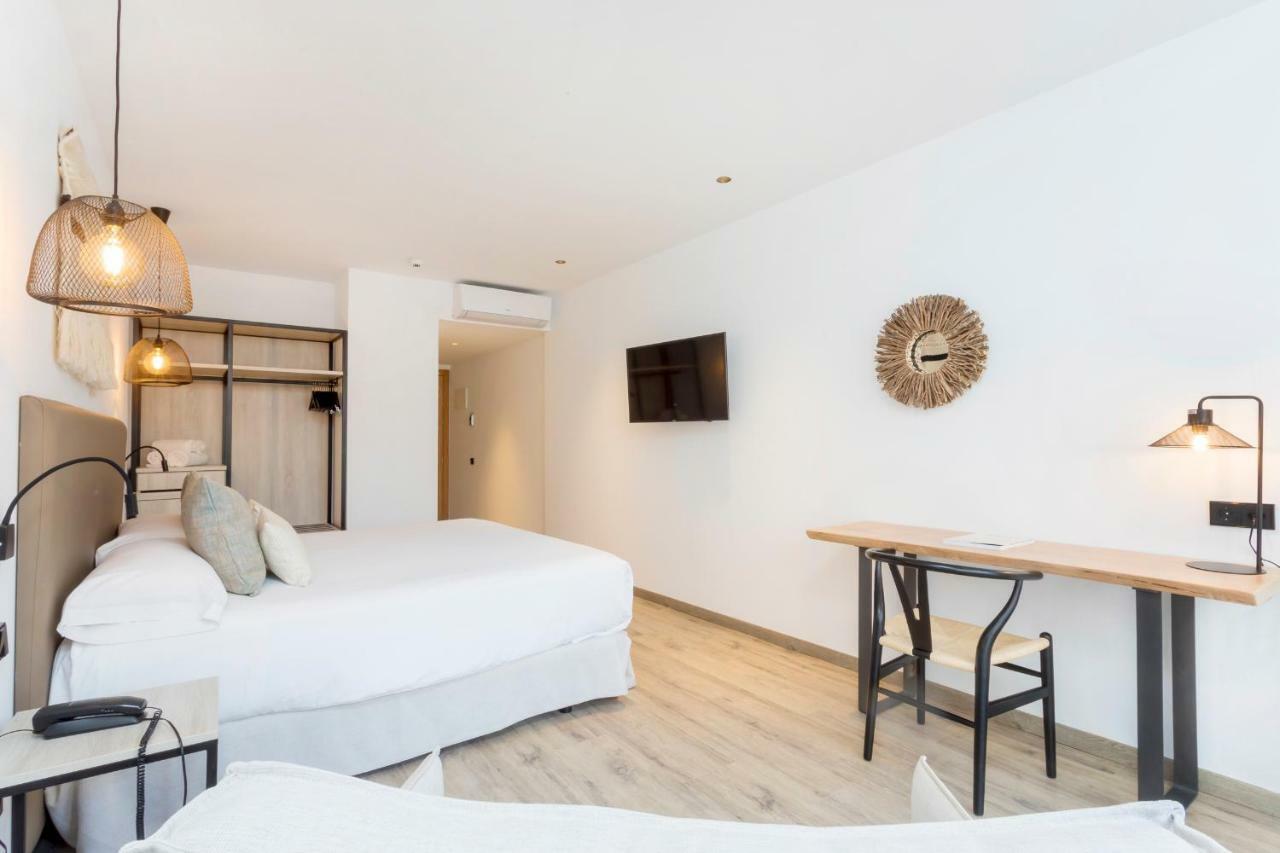 Hotel Sa Clau By Mambo Sant Antoni de Portmany Esterno foto