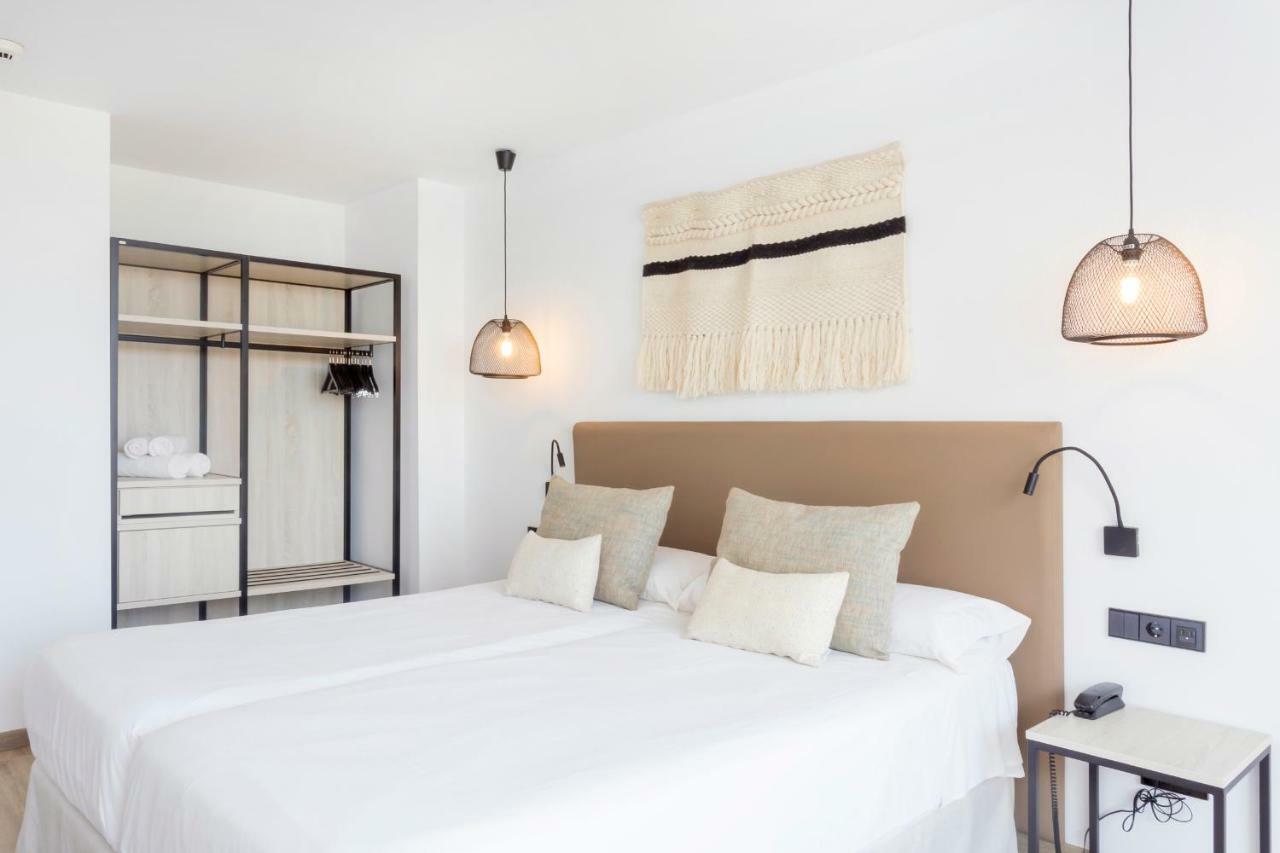 Hotel Sa Clau By Mambo Sant Antoni de Portmany Esterno foto
